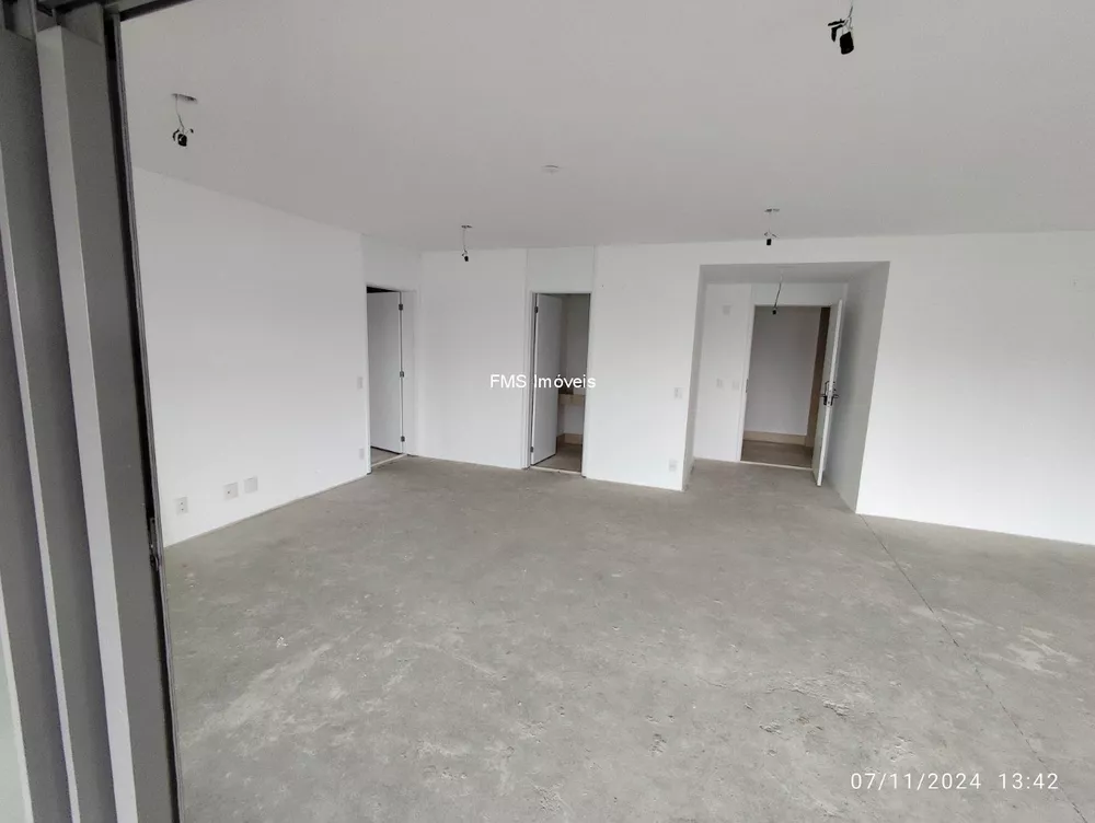 Apartamento à venda com 4 quartos, 244m² - Foto 3