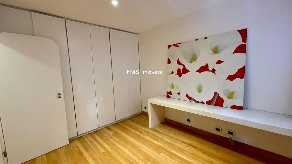 Apartamento, 3 quartos, 210 m² - Foto 1
