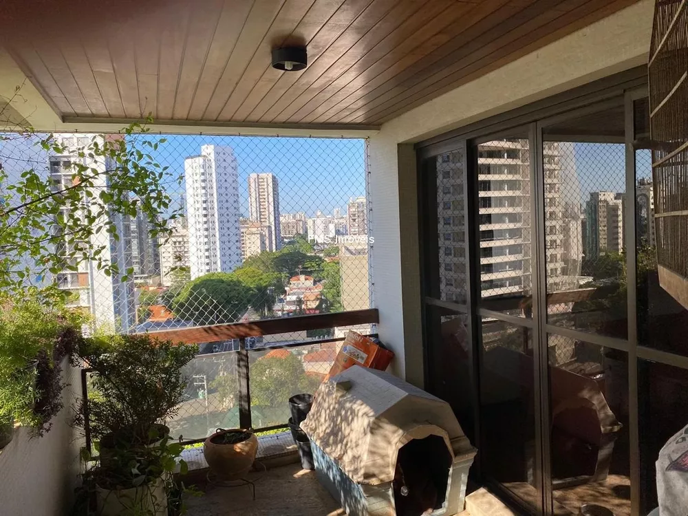 Apartamento à venda com 4 quartos, 209m² - Foto 1