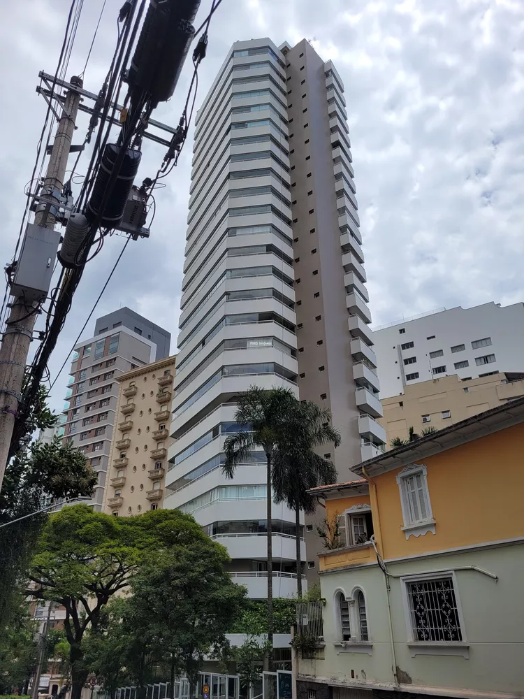 Apartamento à venda com 3 quartos, 265m² - Foto 1