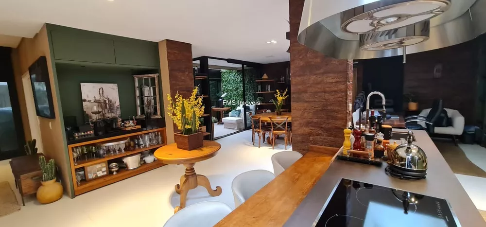 Casa à venda com 4 quartos, 340m² - Foto 1