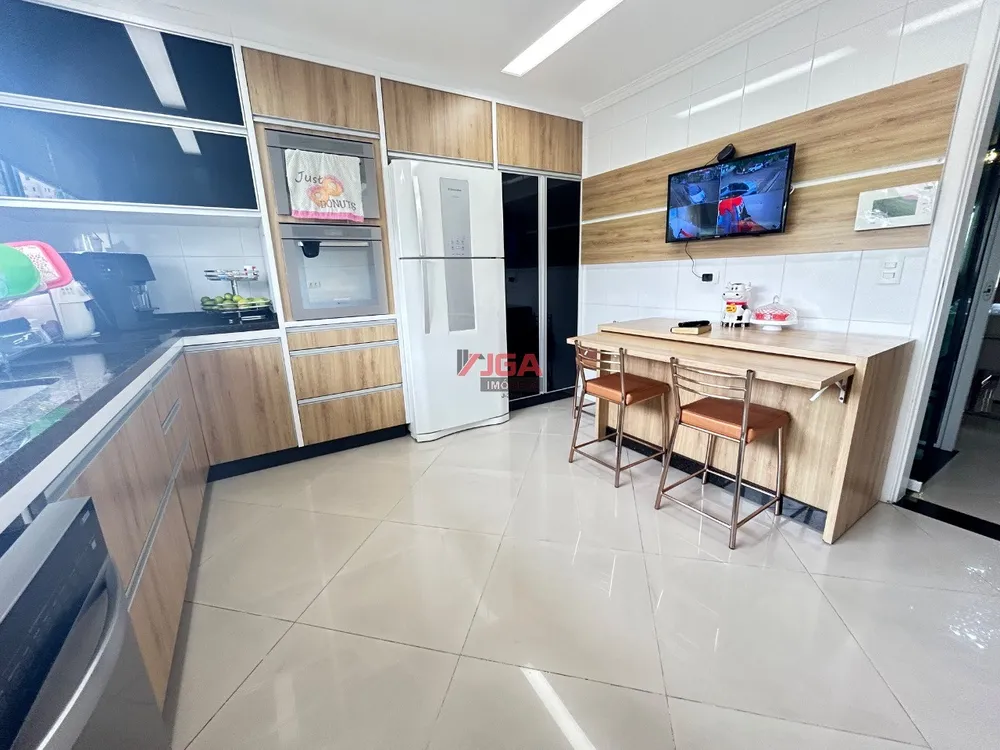 Casa, 3 quartos, 229 m² - Foto 13