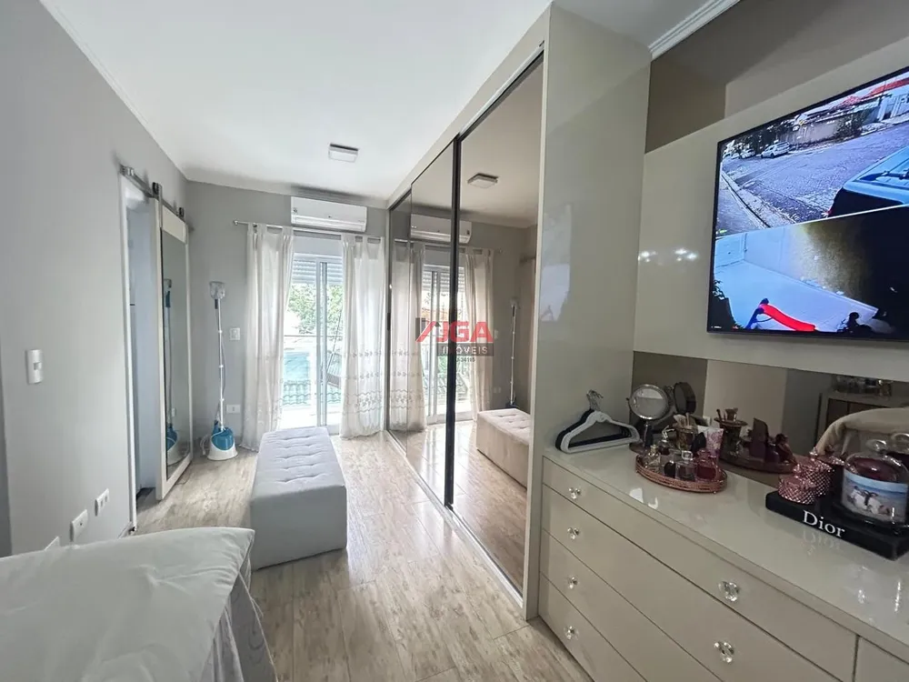Casa, 3 quartos, 229 m² - Foto 1
