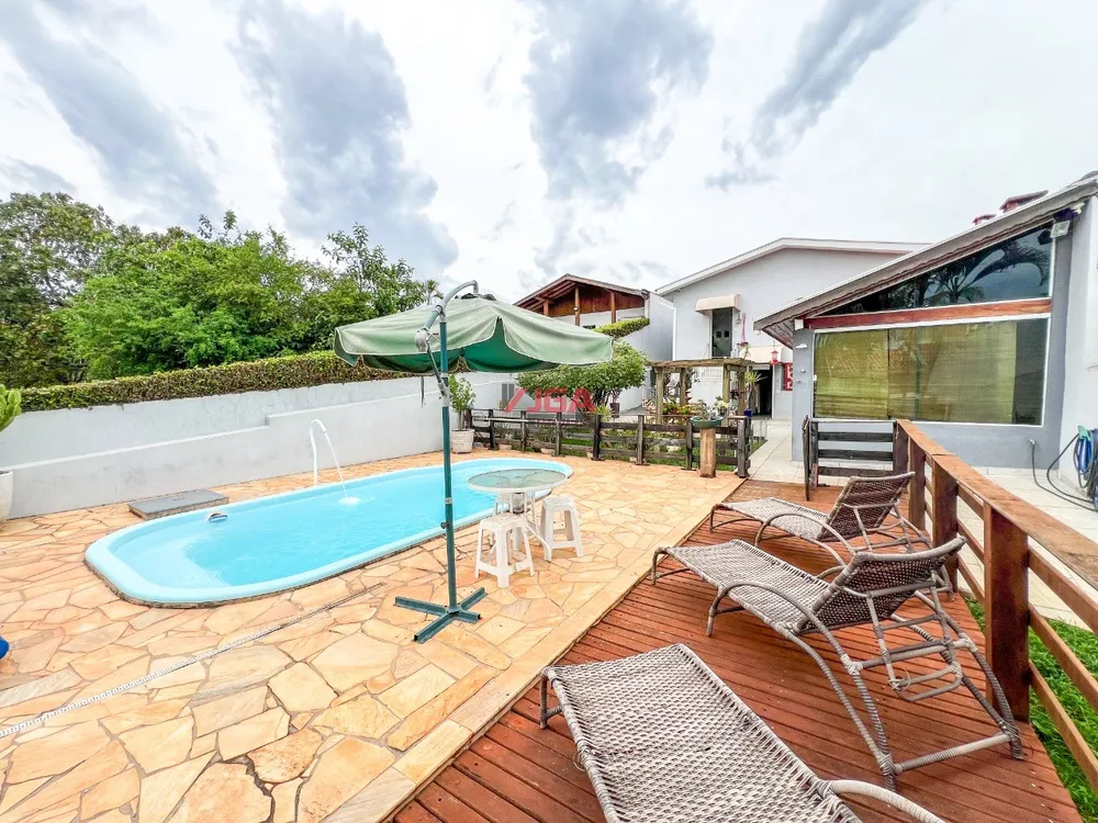 Casa, 4 quartos, 217 m² - Foto 2