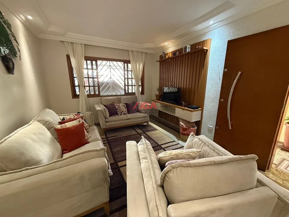 Casa, 4 quartos, 146 m² - Foto 1