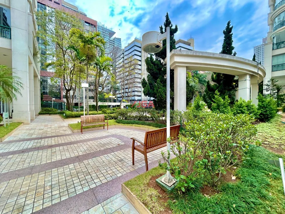 Apartamento, 3 quartos, 236 m² - Foto 2