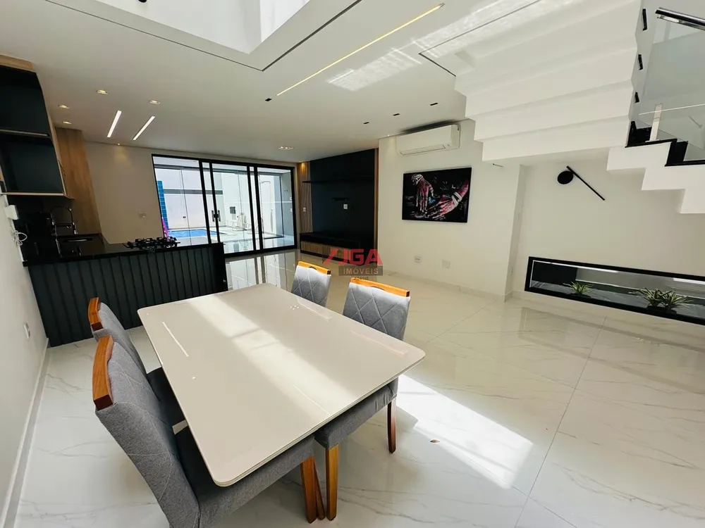 Sobrado, 4 quartos, 245 m² - Foto 4