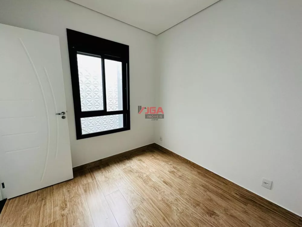 Casa à venda com 3 quartos, 147m² - Foto 4