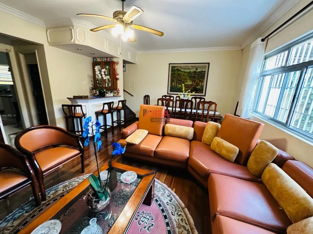 Sobrado, 4 quartos, 207 m² - Foto 1