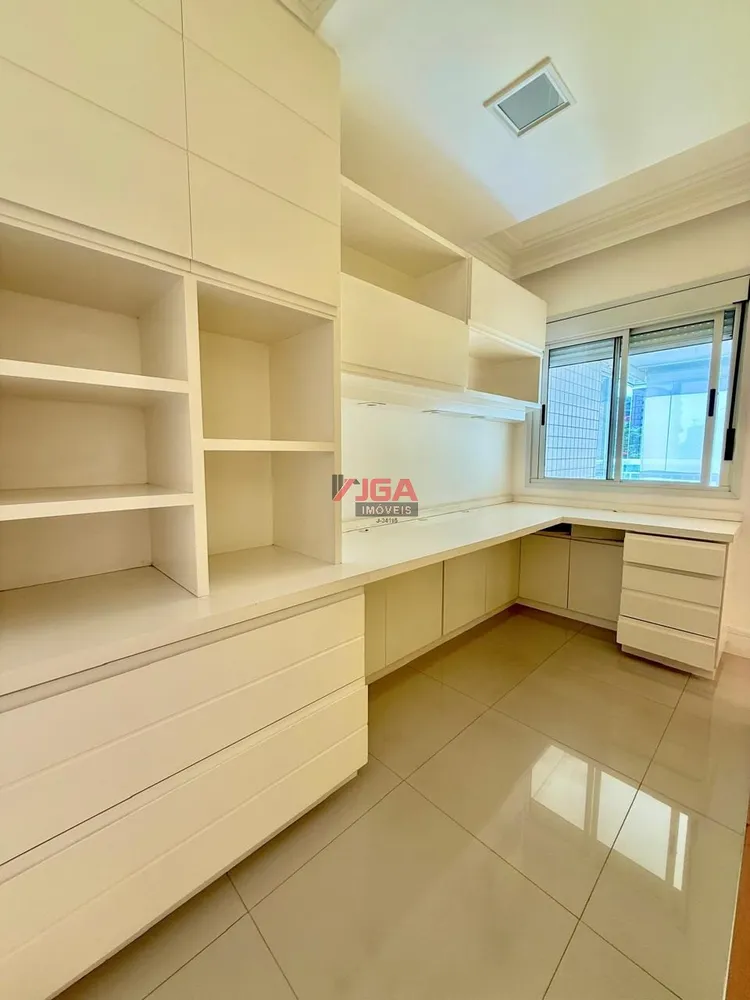 Apartamento, 3 quartos, 136 m² - Foto 1