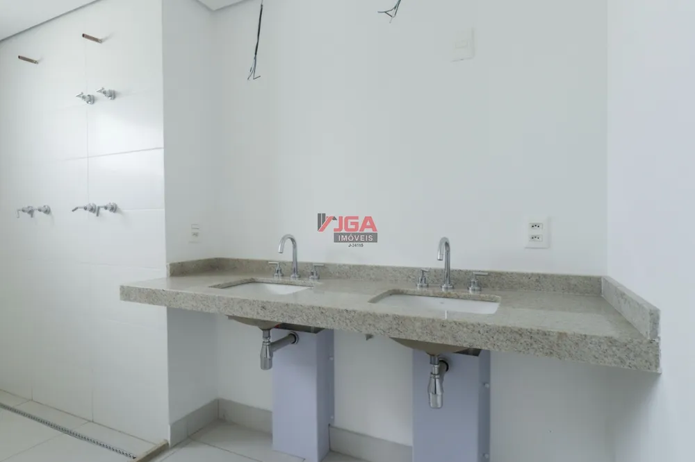 Apartamento, 3 quartos, 232 m² - Foto 2