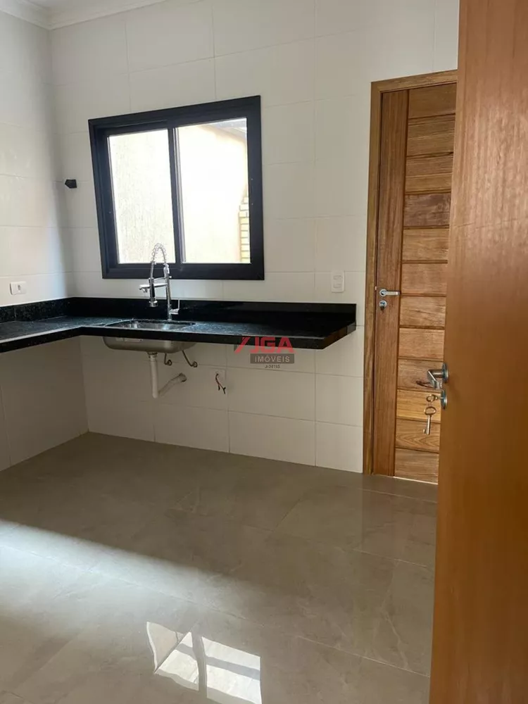 Sobrado à venda com 3 quartos, 100m² - Foto 4