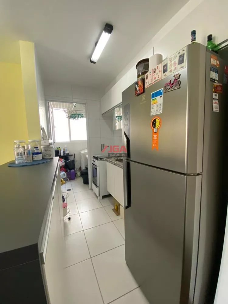 Apartamento à venda com 3 quartos, 64m² - Foto 4