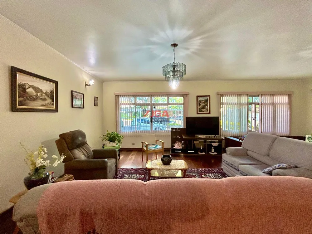 Casa, 5 quartos, 324 m² - Foto 1
