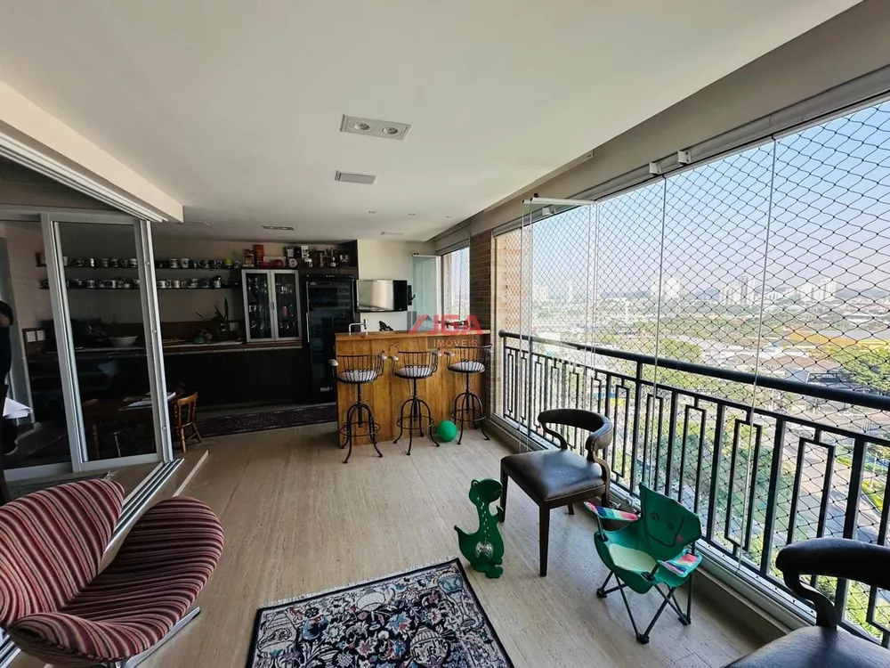 Apartamento à venda com 3 quartos, 134m² - Foto 1