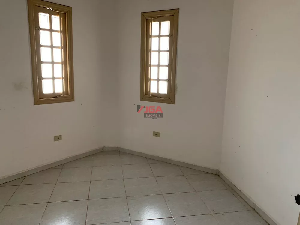 Casa à venda com 3 quartos, 250m² - Foto 4