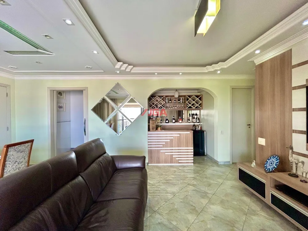 Apartamento, 3 quartos, 136 m² - Foto 2