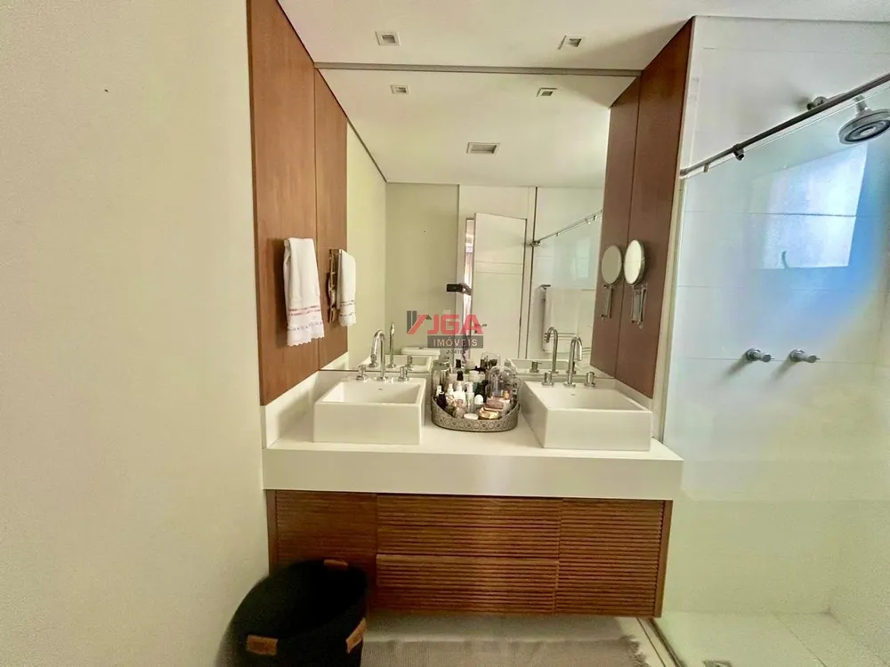Apartamento, 3 quartos, 160 m² - Foto 1