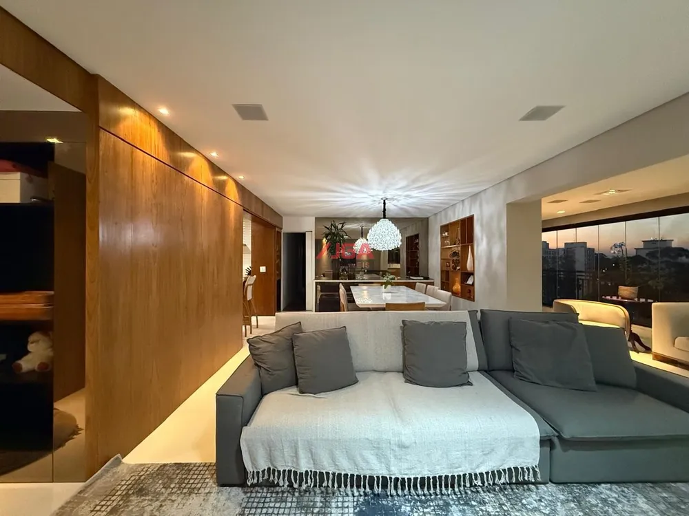 Apartamento, 3 quartos, 160 m² - Foto 1