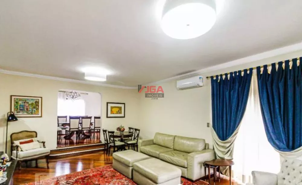 Apartamento à venda com 4 quartos, 220m² - Foto 1