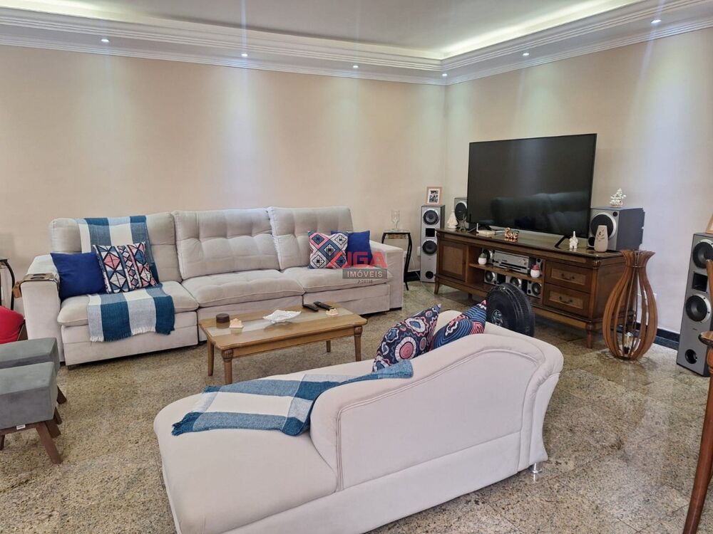 Casa à venda com 4 quartos, 191m² - Foto 2