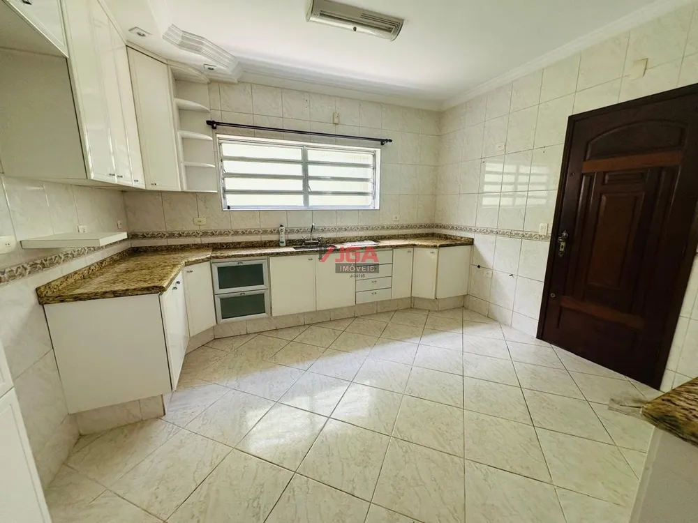Casa, 3 quartos, 330 m² - Foto 4