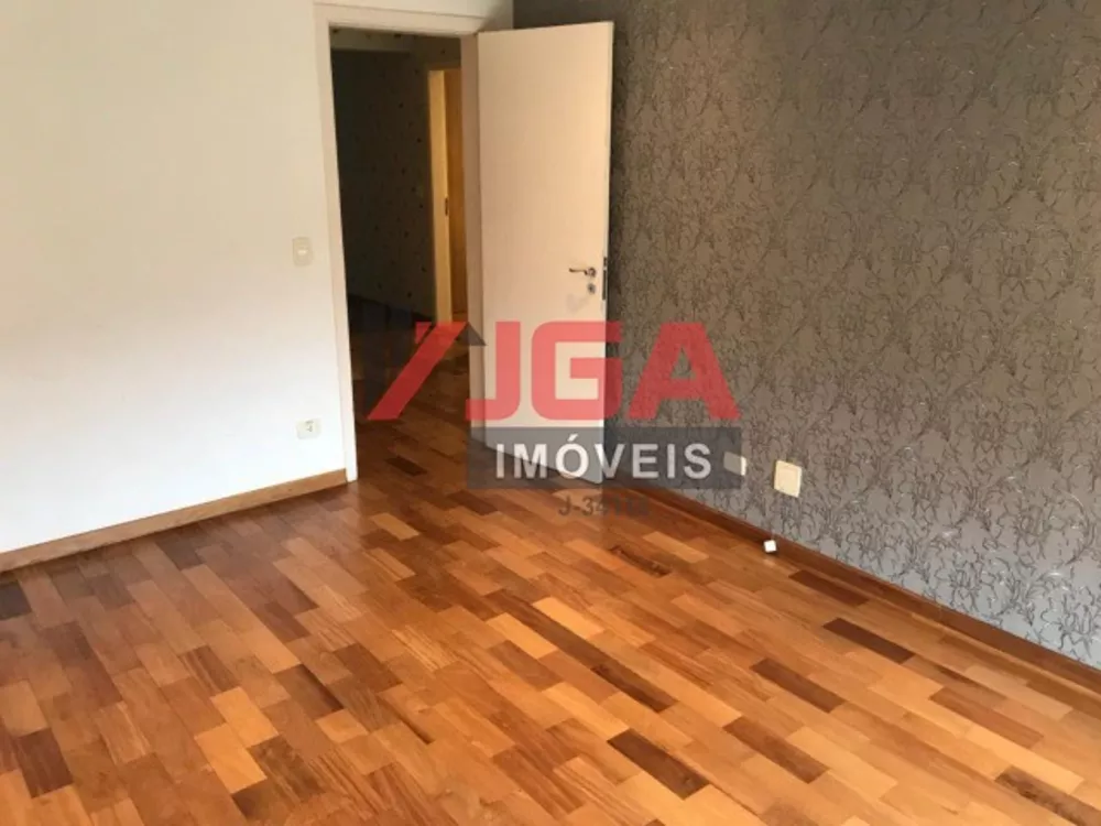 Apartamento para alugar com 4 quartos, 370m² - Foto 2