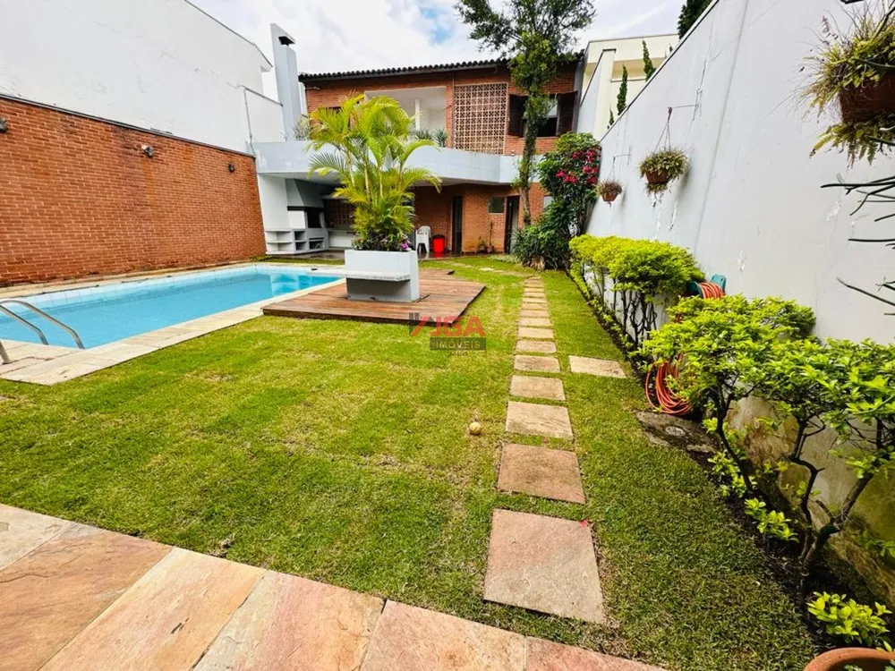 Sobrado, 3 quartos, 467 m² - Foto 1