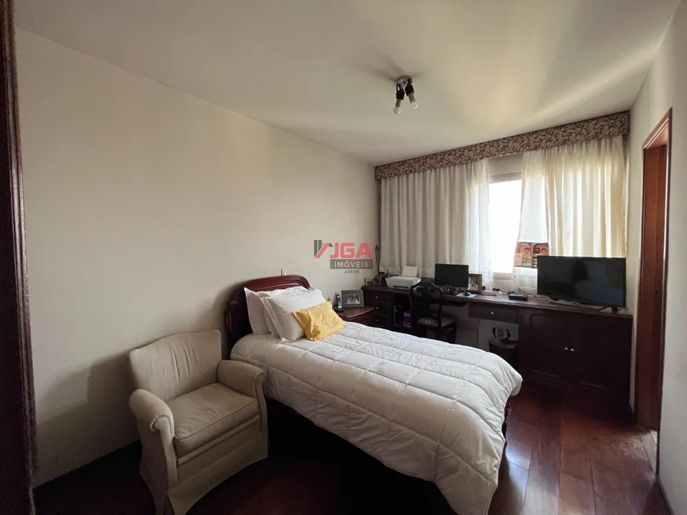 Apartamento, 3 quartos, 198 m² - Foto 2