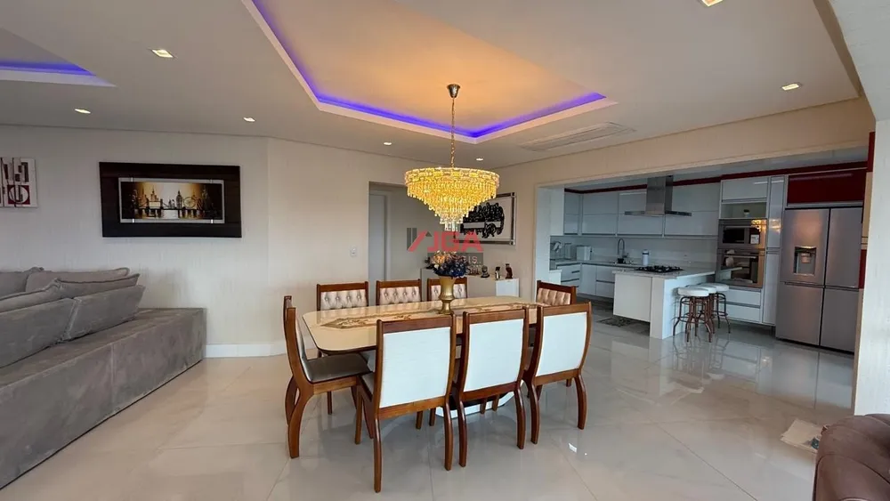 Apartamento, 4 quartos, 246 m² - Foto 1