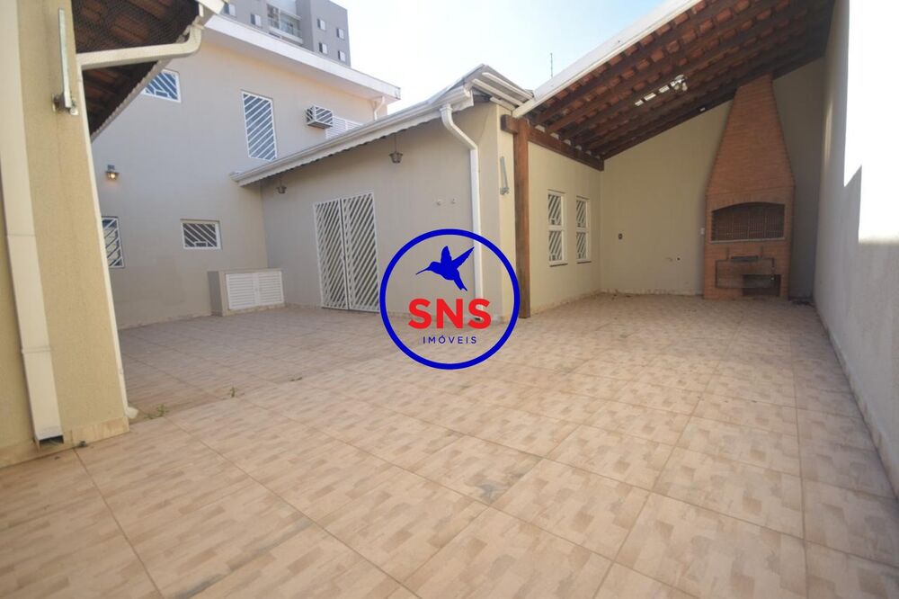 Casa à venda e aluguel com 4 quartos, 312m² - Foto 3