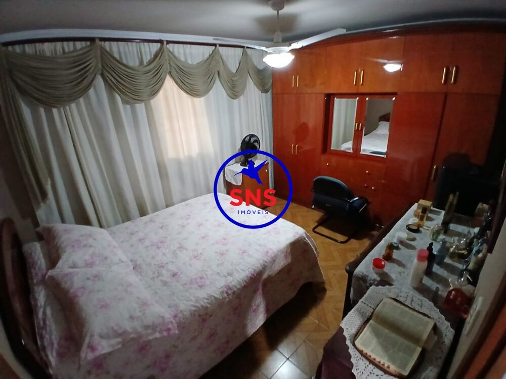 Casa à venda com 6 quartos, 210m² - Foto 9