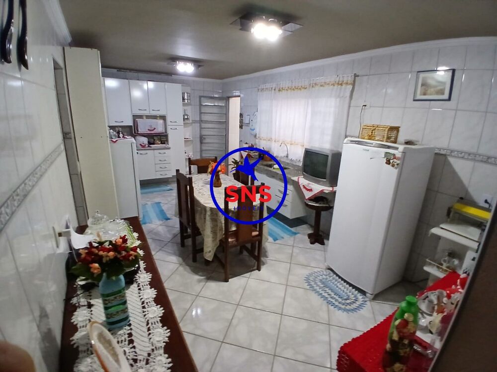 Casa à venda com 6 quartos, 210m² - Foto 6