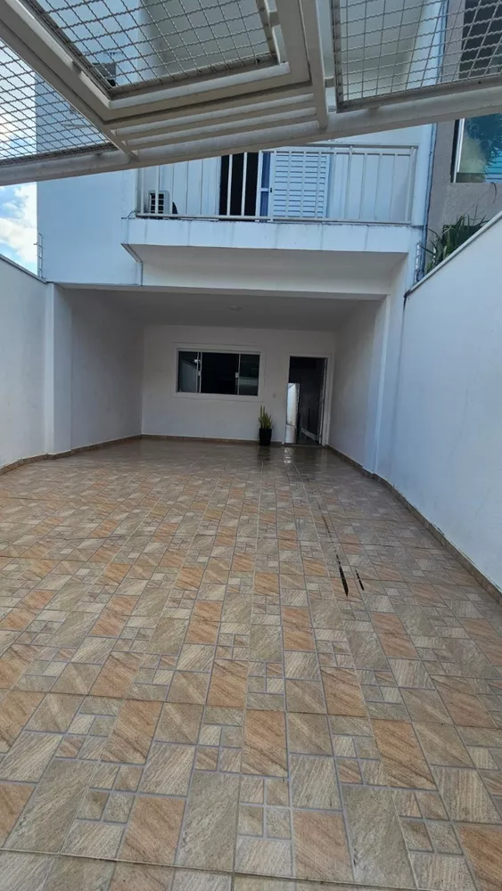 Casa à venda com 3 quartos, 130m² - Foto 2