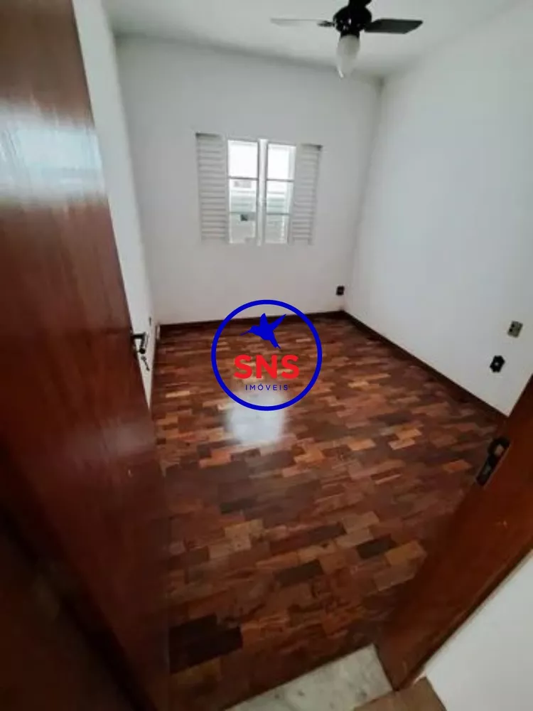 Sobrado à venda com 4 quartos, 217m² - Foto 2