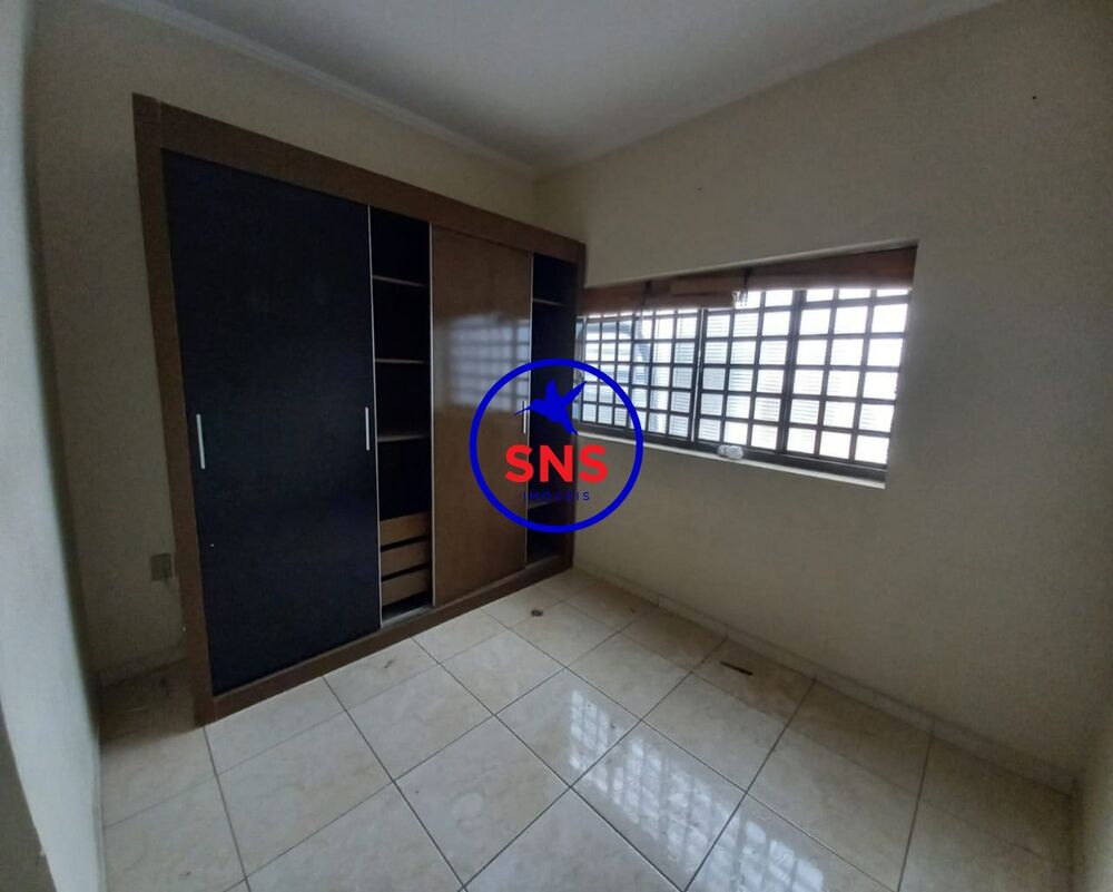 Casa, 3 quartos, 250 m² - Foto 1