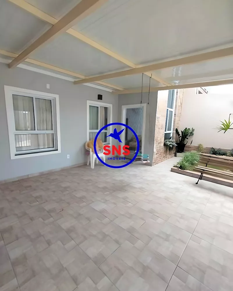 Casa à venda com 3 quartos, 150m² - Foto 1