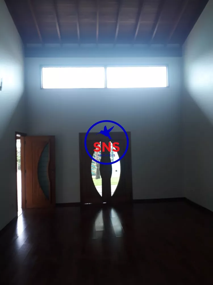 Casa à venda com 2 quartos, 135m² - Foto 2