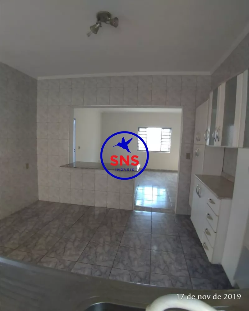 Casa à venda com 2 quartos, 120m² - Foto 3