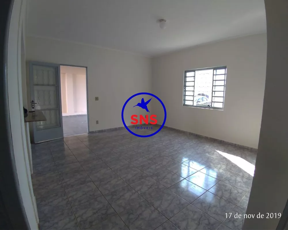 Casa à venda com 2 quartos, 120m² - Foto 2