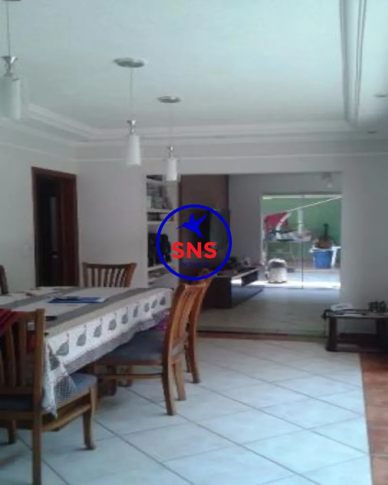 Casa, 2 quartos, 200 m² - Foto 1