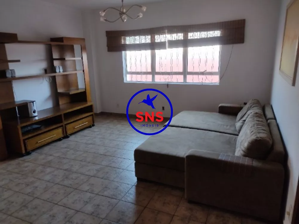 Casa à venda com 3 quartos, 250m² - Foto 2