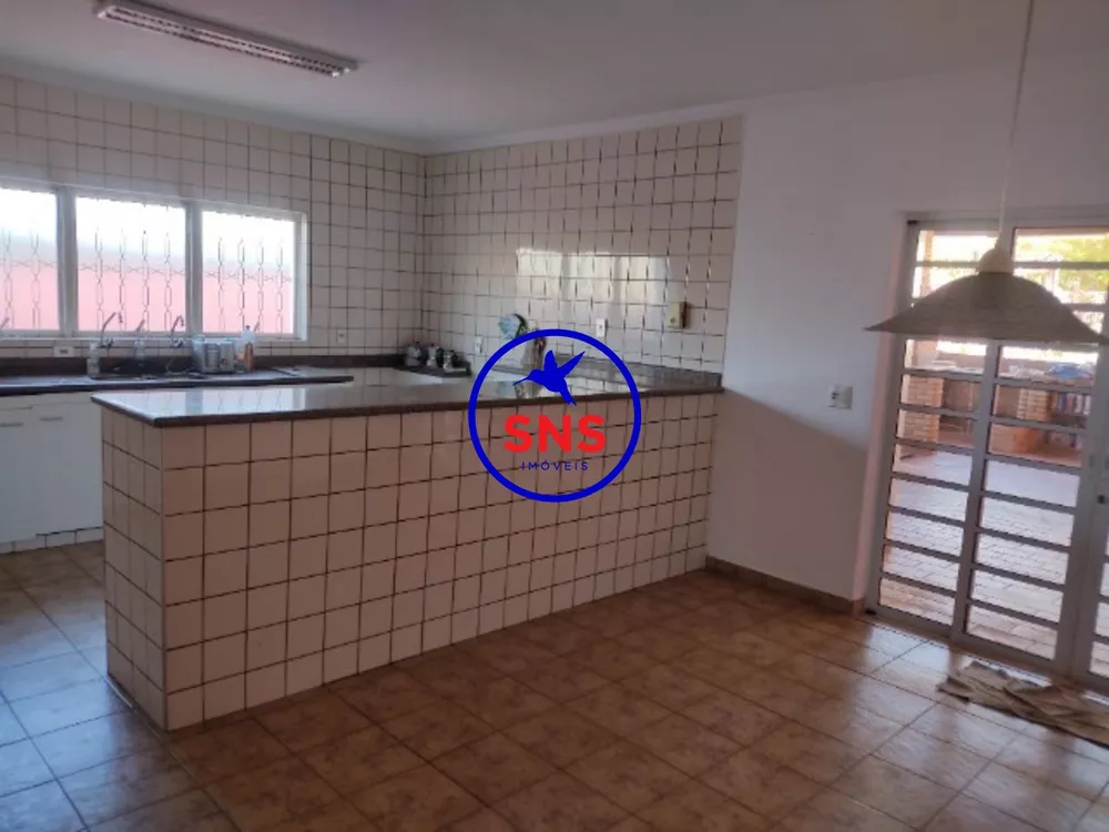 Casa à venda com 3 quartos, 250m² - Foto 4