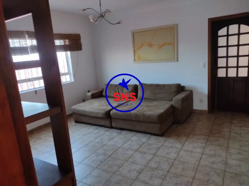 Casa à venda com 3 quartos, 250m² - Foto 1