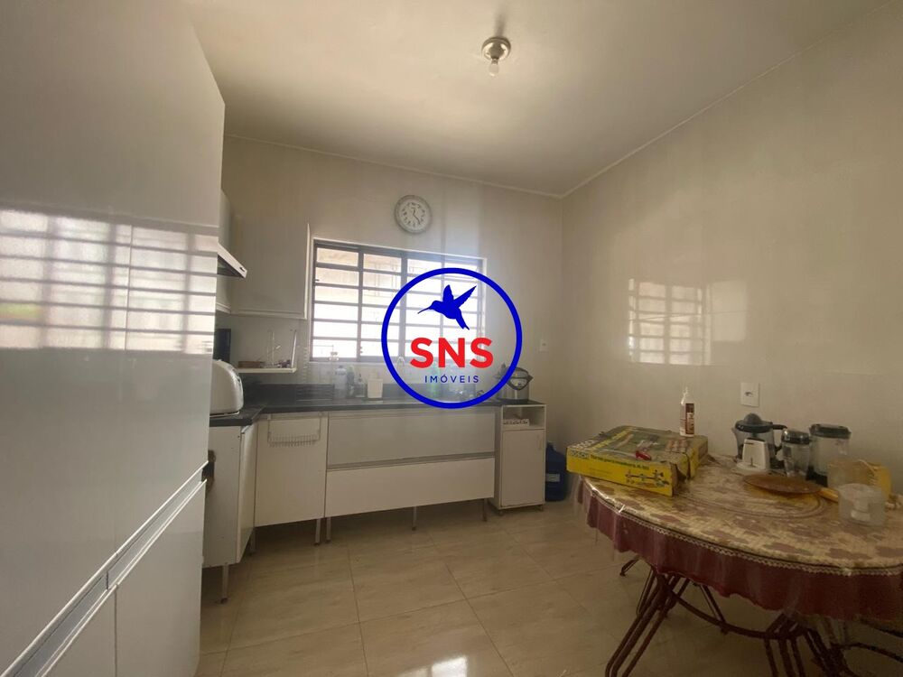 Casa, 4 quartos, 188 m² - Foto 2