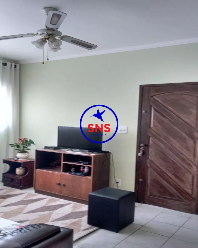 Casa à venda com 3 quartos, 200m² - Foto 1