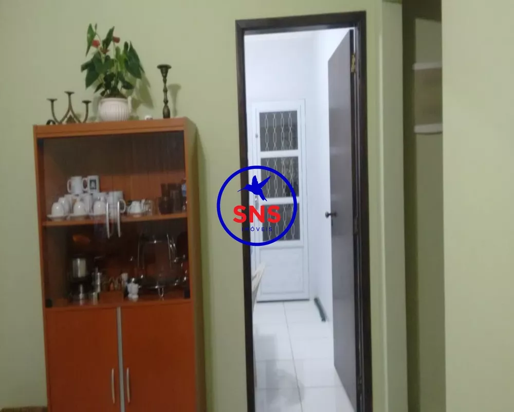 Casa à venda com 3 quartos, 200m² - Foto 2