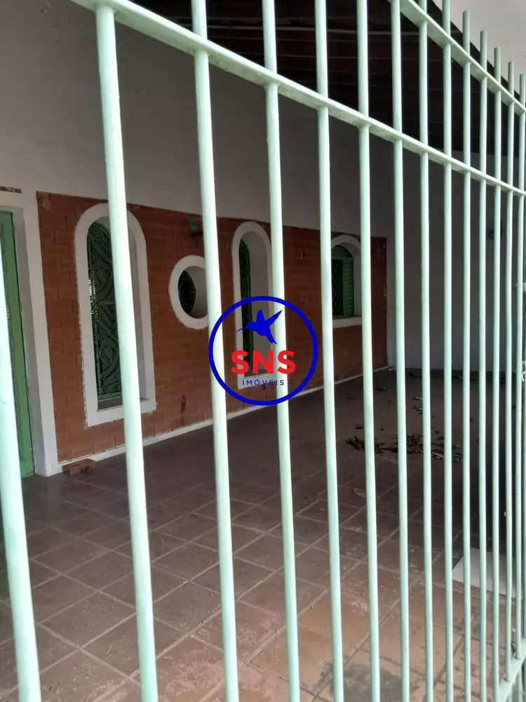 Casa à venda com 2 quartos, 90m² - Foto 2