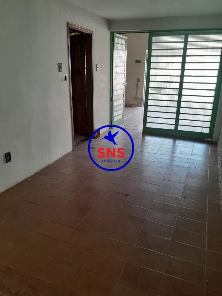 Casa à venda com 2 quartos, 90m² - Foto 3