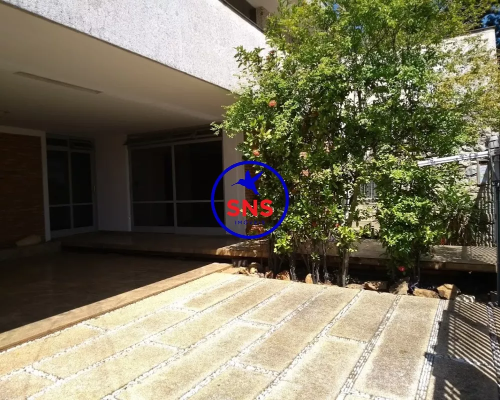 Casa à venda com 4 quartos, 644m² - Foto 2